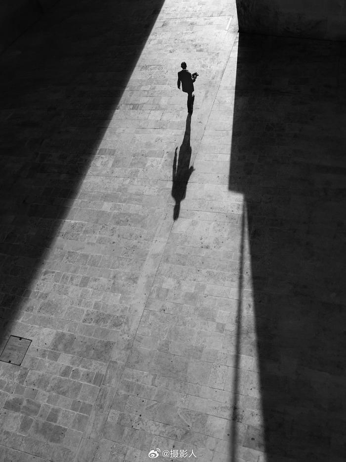 城市光与影 曼努埃尔·西贝尔镜头下的财经头条瞬间